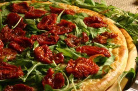 A Pizzaria Sebastian Bar desde 1991, servindo qualidade e bom atendimento.
Quem nos conhece sabe.