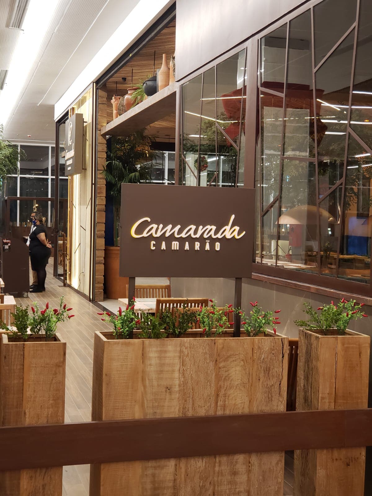 O Camarada Camarão é um restaurante informal, rústico e elegante, decorado com lembranças do mar que inaugurou sua primeira operação em dezembro de 2005. Ele traz a ideia de um restaurante com decoração moderna, rústica, regional e que remete às lembranças do mar, oferecendo pratos fartos, saborosos e criativos . Sendo a 14° inauguração da rede, o ParkJacarepaguá, em Jacarepaguá, inaugurou em 19 de novembro de 2016. Esta casa contempla espaço Camaradinha e espaço para Pet.