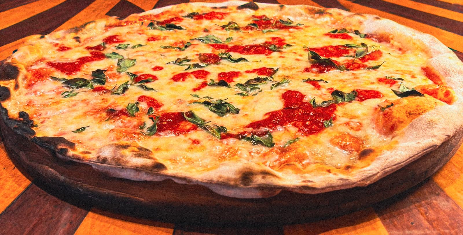 A Baco Pizzaria foi inaugurada por Gil Guimarães em 1999 na  Quituart, uma feira de gastronomia, em Brasília. 
Ao longo desses anos nosso lema foi o apoio e uso de produtos Artesanais  e a busca da pizza perfeita. Foram mais de 15 prêmios da melhor pizzaria de Brasília e duas vezes a melhor do Brasil.