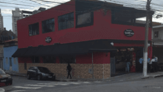 Restaurante e bar, com culinária típica brasileira.