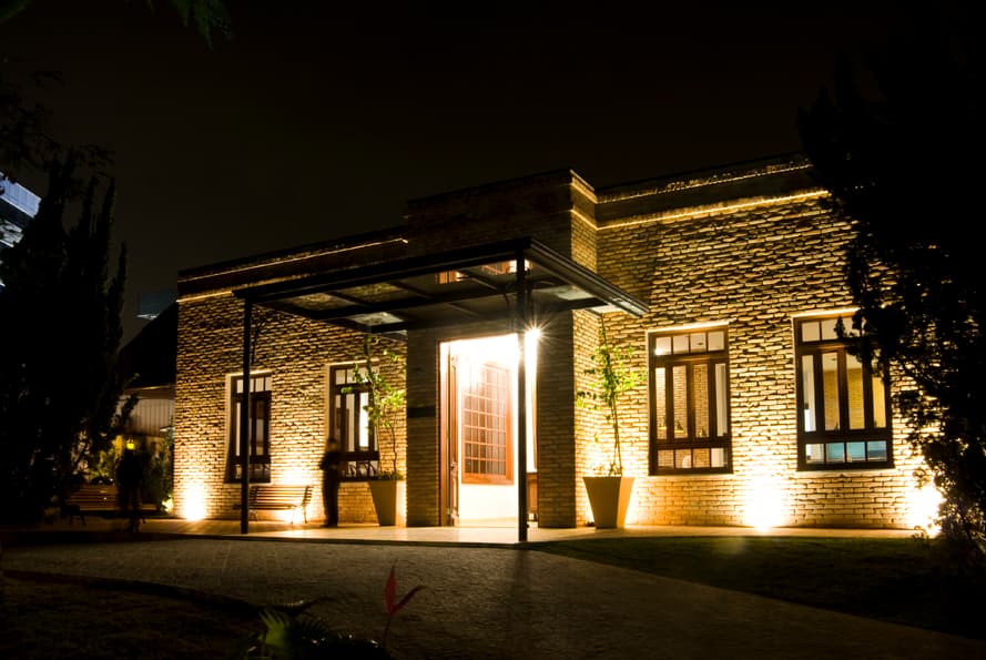 Restaurante especializado em Carnes Uruguaias, assadas a lenha. Cardápio bastante variado e excelente Carta de vinhos e Cervejas estupidamente geladas.
